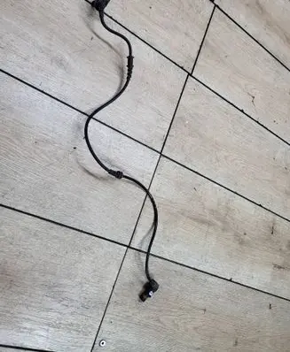 Mercedes-Benz E W212 ABS brake wheel speed sensor A2129050701