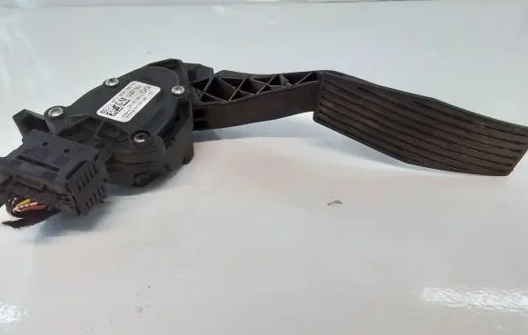 Opel Insignia A Accelerator throttle pedal 13237352 6PV00976500