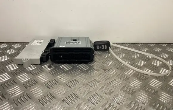 BMW 5 F10 F11 Engine control unit/module 8513250 9241974