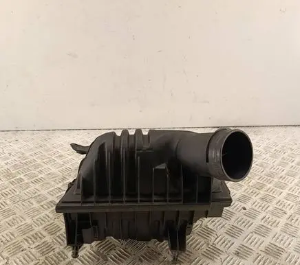 BMW X1 F48 F49 Air filter box 8513916