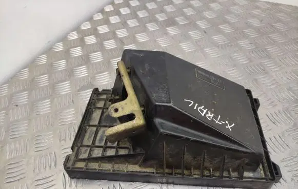 Nissan X-Trail T30 Air filter box cover 