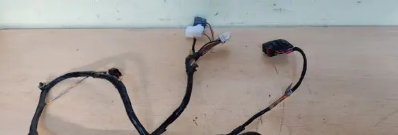 Ford Maverick Front door wiring loom 5L8T14631J4CP0