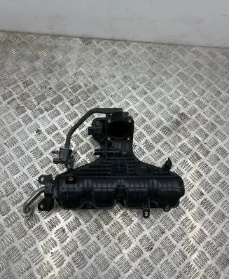 Toyota Auris E180 Intake manifold 1105870S01