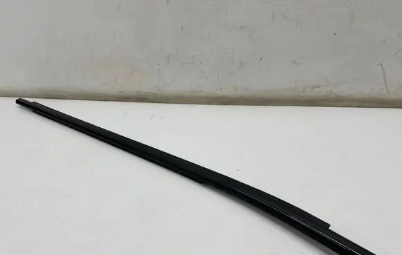 BMW 2 Active Tourer U06 Front door glass trim molding 