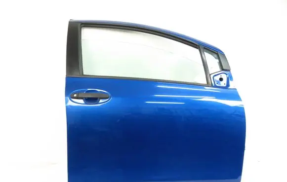 Toyota Yaris Front door 