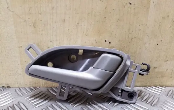 Honda Insight Front door interior handle