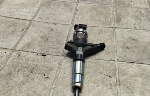 Subaru Forester SH Fuel injector 16613AA020 07K05995