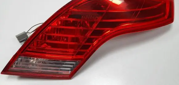 Ford Focus Tailgate rear/tail lights 6N41-13A602-A