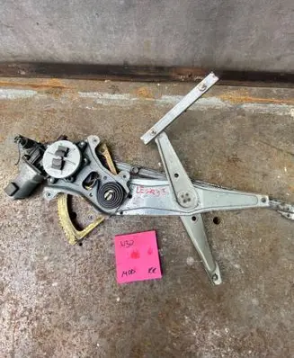 Subaru Legacy Front door window regulator with motor 310210