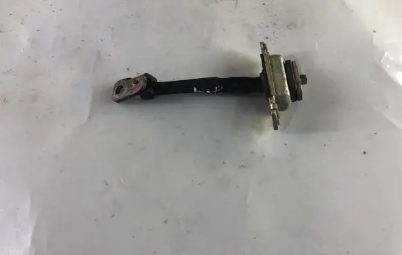 KIA Sorento Front door check strap stopper
