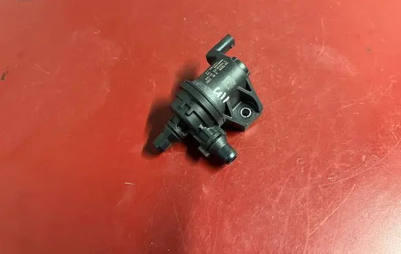 BMW X1 U11 Electric auxiliary coolant/water pump 9896405