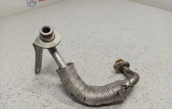 Coolant pipe/hose