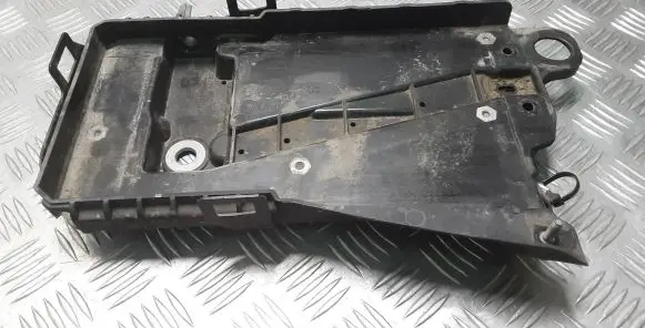 Battery tray