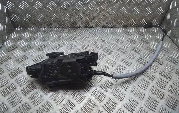 Volkswagen Touran III Front door lock 5TB837015A A046465