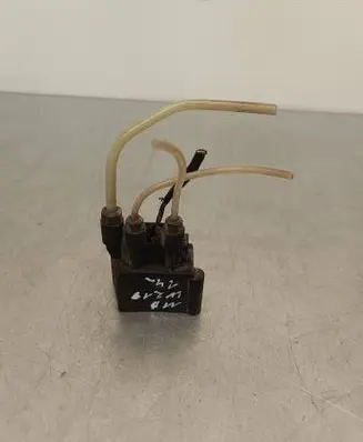 Mercedes-Benz CLS C218 X218 Air suspension valve block