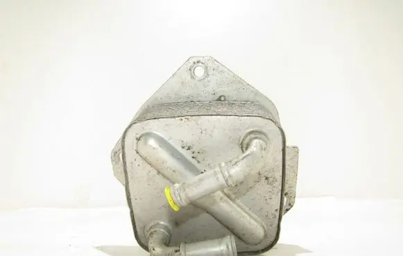 Mazda 6 Oil filter mounting bracket
