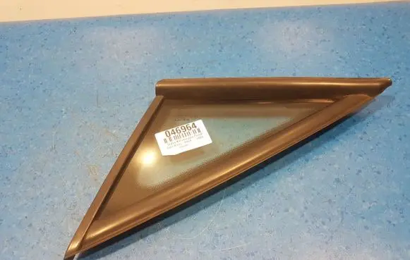 Seat Altea XL Front door vent window glass four-door 