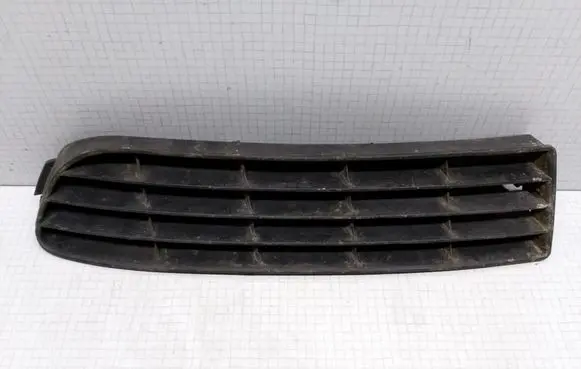 Audi A6 S6 C4 4A Front bumper lower grill 4A0807345J