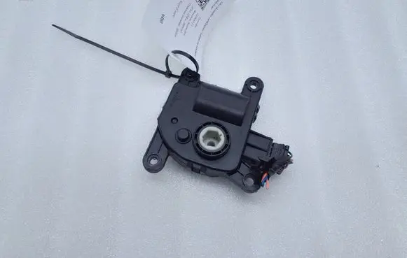 Hyundai Genesis Air flap motor/actuator H400730880