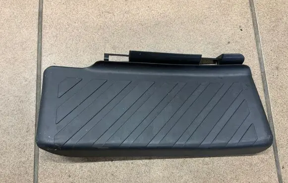 Audi A3 S3 8V Foot rest pad/dead pedal 5Q1864777C