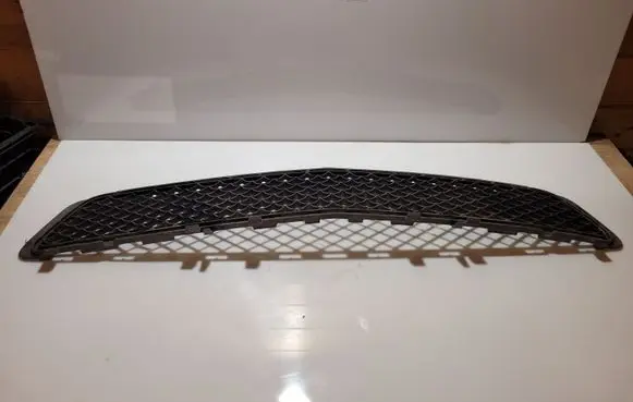 Mercedes-Benz E W212 Front bumper lower grill A2128850523