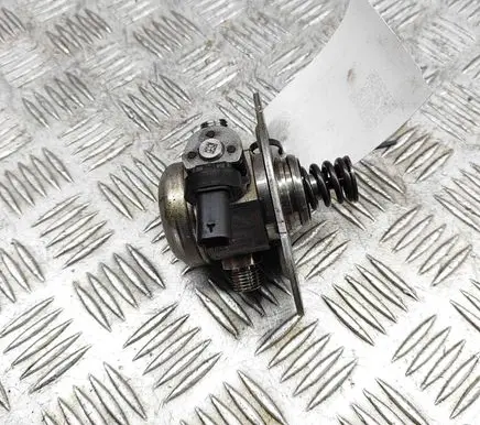 BMW 5 G30 G31 G38 Mechanical fuel pump 7642466