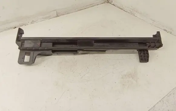 Mercedes-Benz E W212 Radiator mount bracket 0477902904