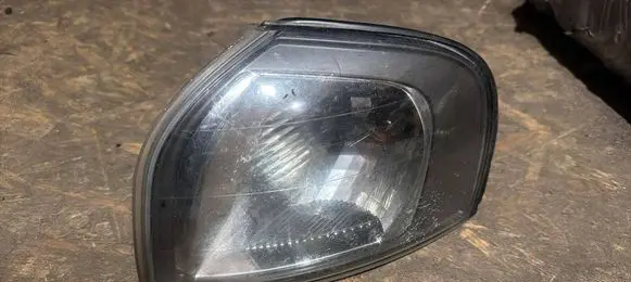 Volvo V70 Front indicator light 9154472