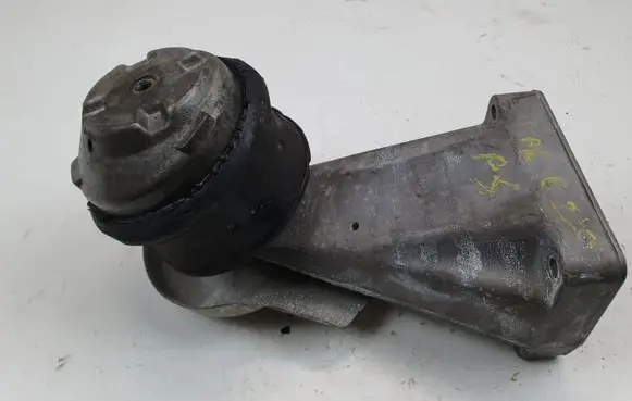 Mercedes-Benz C W203 Engine mounting bracket A6112230804