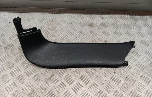 Porsche Cayenne (92A) Tailgate/trunk side cover trim 7P5867588A