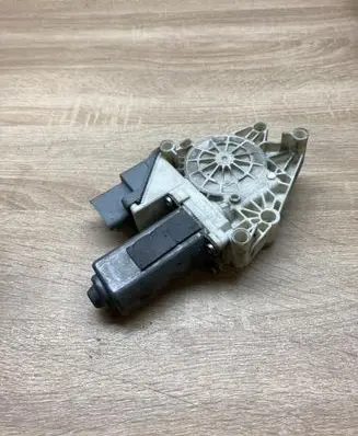 Citroen C5 Rear door window regulator motor 103315104 105772101