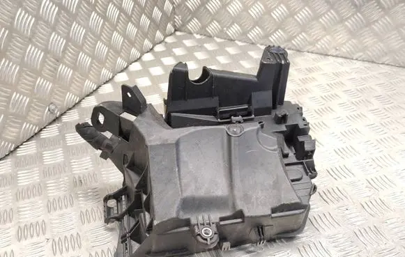 Mercedes-Benz B W246 W242 Fuse module a0009827723