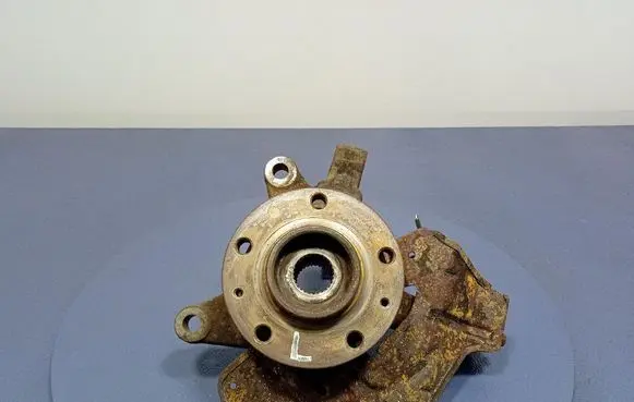 Peugeot Expert Front wheel hub spindle knuckle 64832U03
