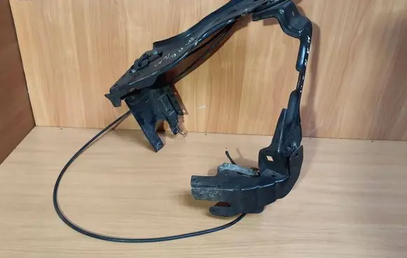 Mercedes-Benz E W211 Headlight/headlamp mounting bracket