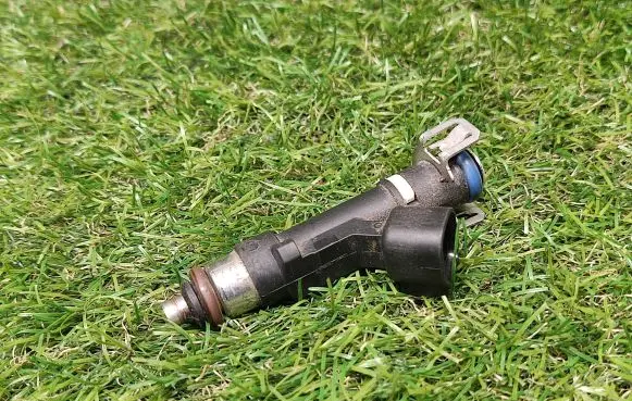 Ford Fusion II Fuel injector 0280158162