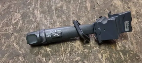 Volvo V70 Indicator stalk 9496807