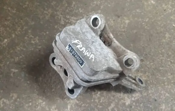 Engine mount bracket