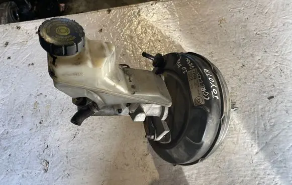 Toyota Corolla E120 E130 Brake booster LSH65 111N