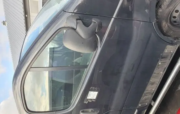 Opel Vivaro Front door 92U