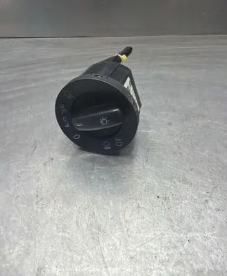 Volkswagen Golf V Light switch 1K0941431AS K1AST 2678