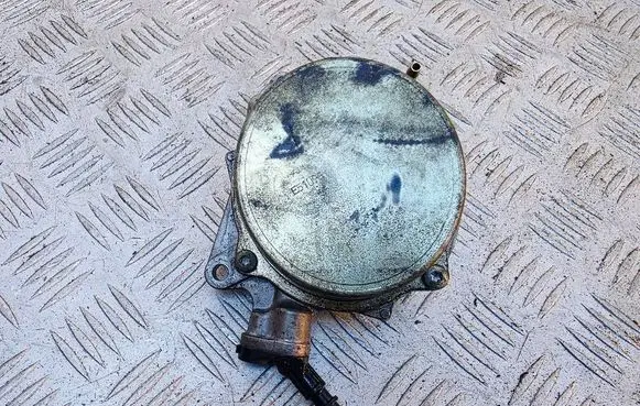 Mini Cooper Countryman R60 Vacuum pump 