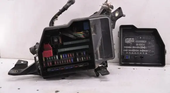Lexus RX 450H Fuse module 8272048100