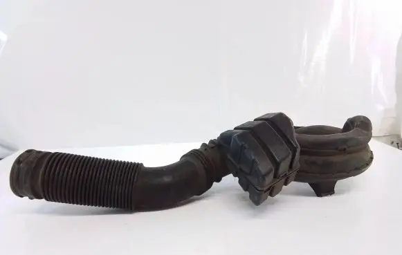 Opel Vivaro Air intake hose/pipe 165755972R 93451664