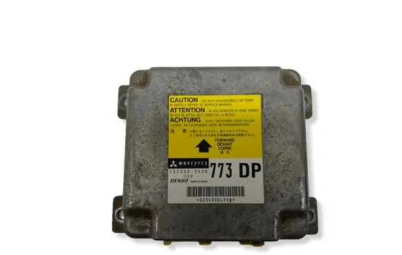Mitsubishi Pajero Airbag control unit/module MR472773