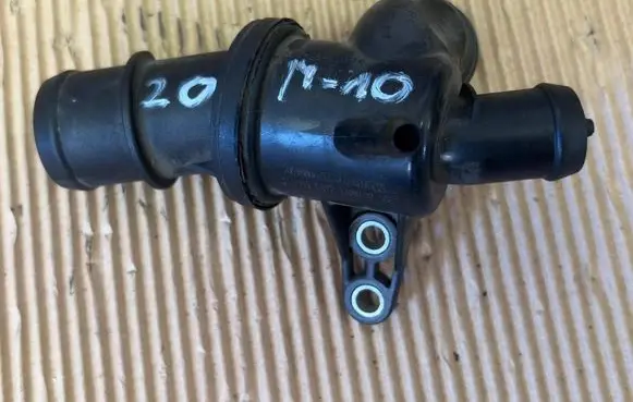 Thermostat/thermostat housing
