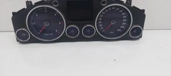 Volkswagen Touareg I Speedometer (instrument cluster) 7L6920881S 210606 K592475