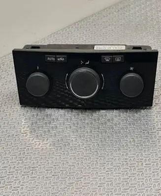 Opel Zafira B Climate control unit 13250622 901513650003 17022012