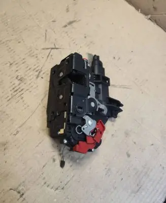 Volkswagen Golf Plus Rear door lock 7L0839016D