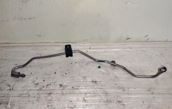 Volkswagen Tiguan Turbo turbocharger oiling pipe/hose