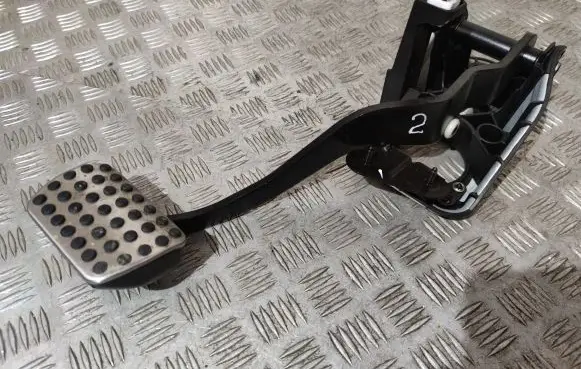 Mercedes-Benz GLE (W166 - C292) Brake pedal A1662920101